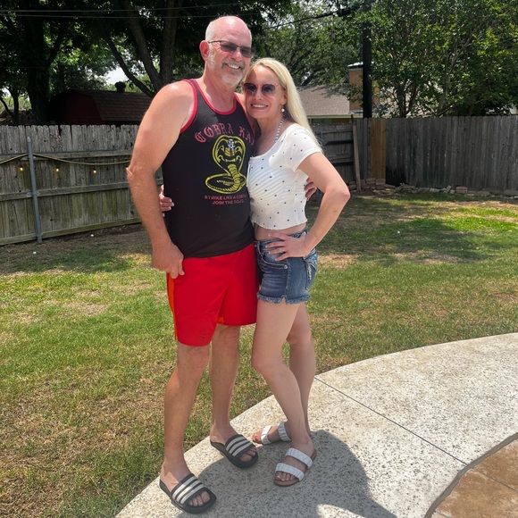 Meet your Posher, Nicole - Picture 4 of 4